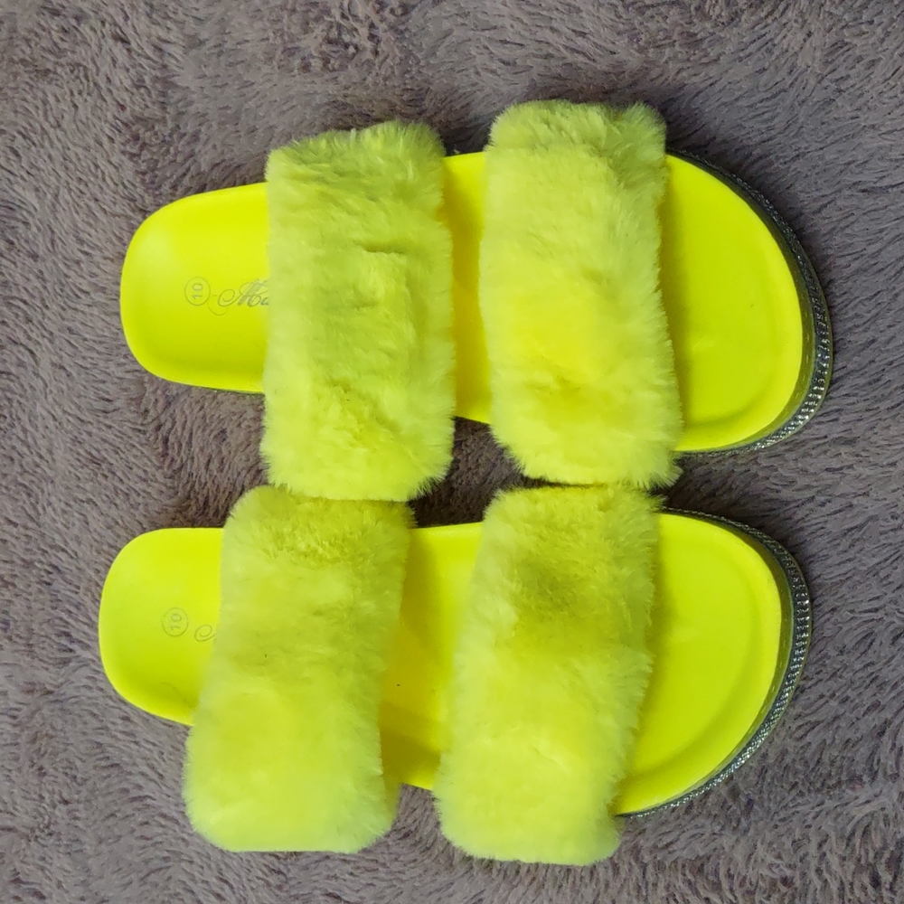 Yellow Fashion Slides.